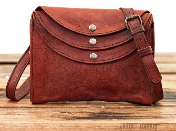 la-minaudiere-marron-huile-sac-seau-cuir-vintage-paul-marius-1